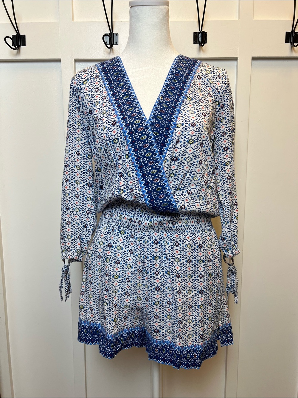 Loft Beach Sz XS Blue White Romper Shorts Deep V Swim Coverup Long Sleeve Travel